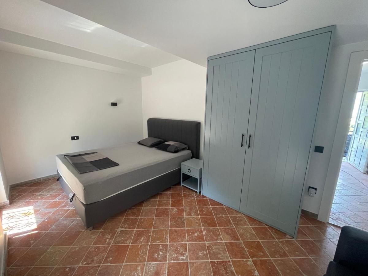 Modern Waterfront 3-Bed Apartment Donja Kostanjica 외부 사진