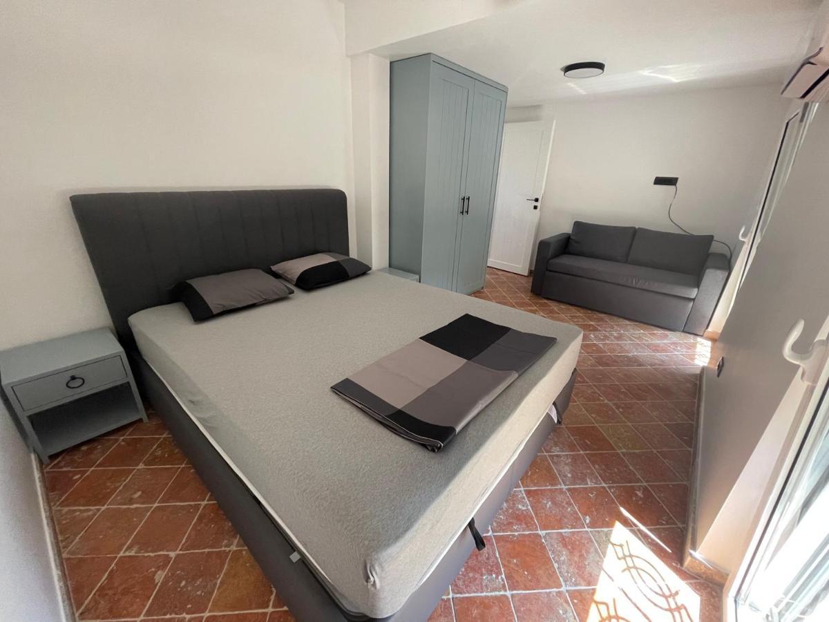 Modern Waterfront 3-Bed Apartment Donja Kostanjica 외부 사진