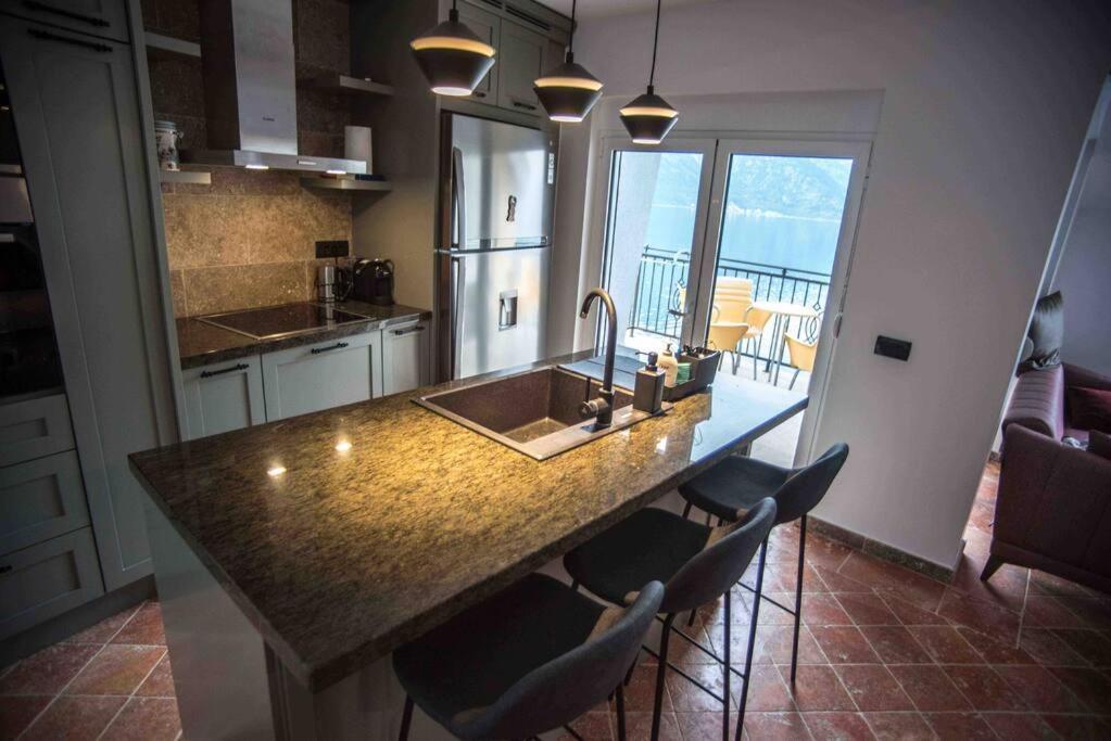 Modern Waterfront 3-Bed Apartment Donja Kostanjica 외부 사진
